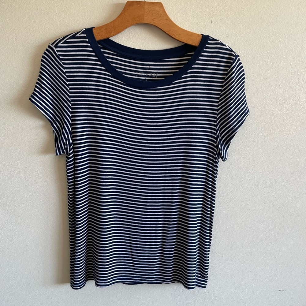 American Eagle Outfitters short sleeve striped tee in M